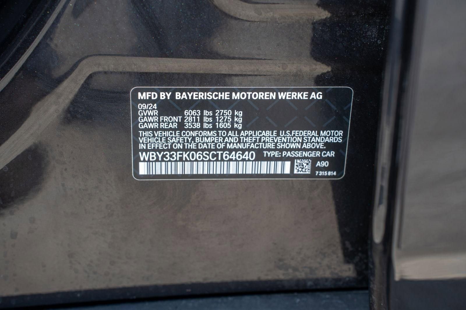 Used 2025 BMW i5 eDrive40i RWD image 36