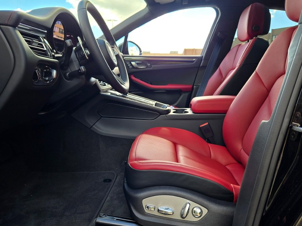 New 2026 Porsche Macan image 20