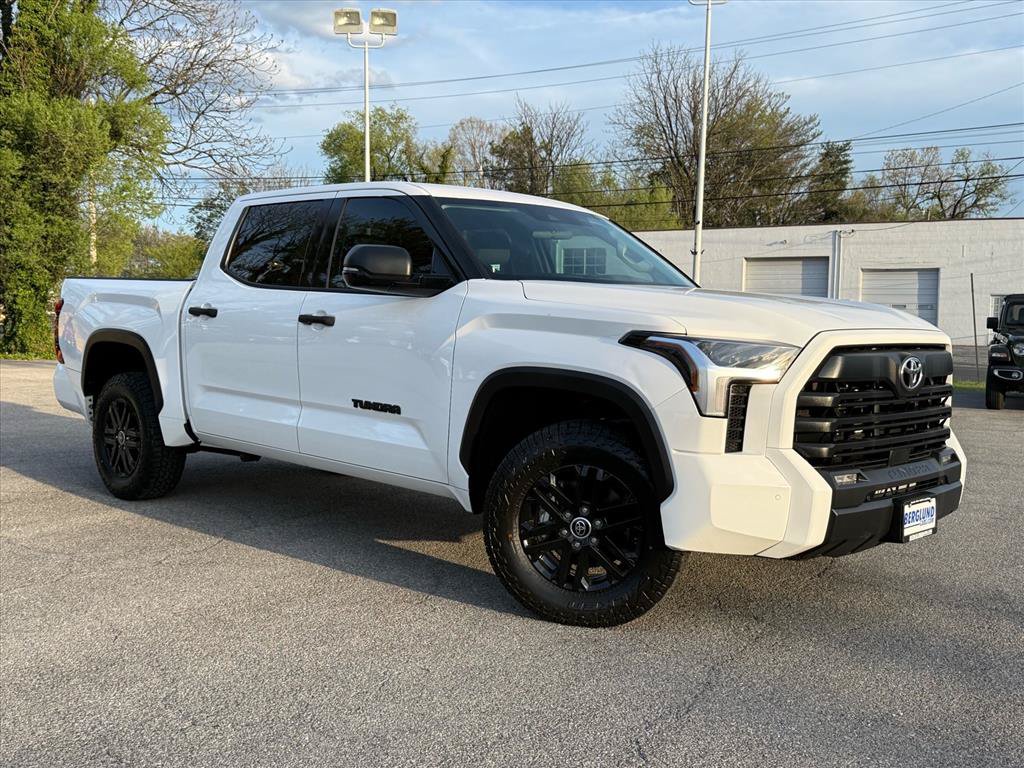 Used 2023 Toyota Tundra SR5 w/ SR5 Convenience Package AWD/4WD image 2