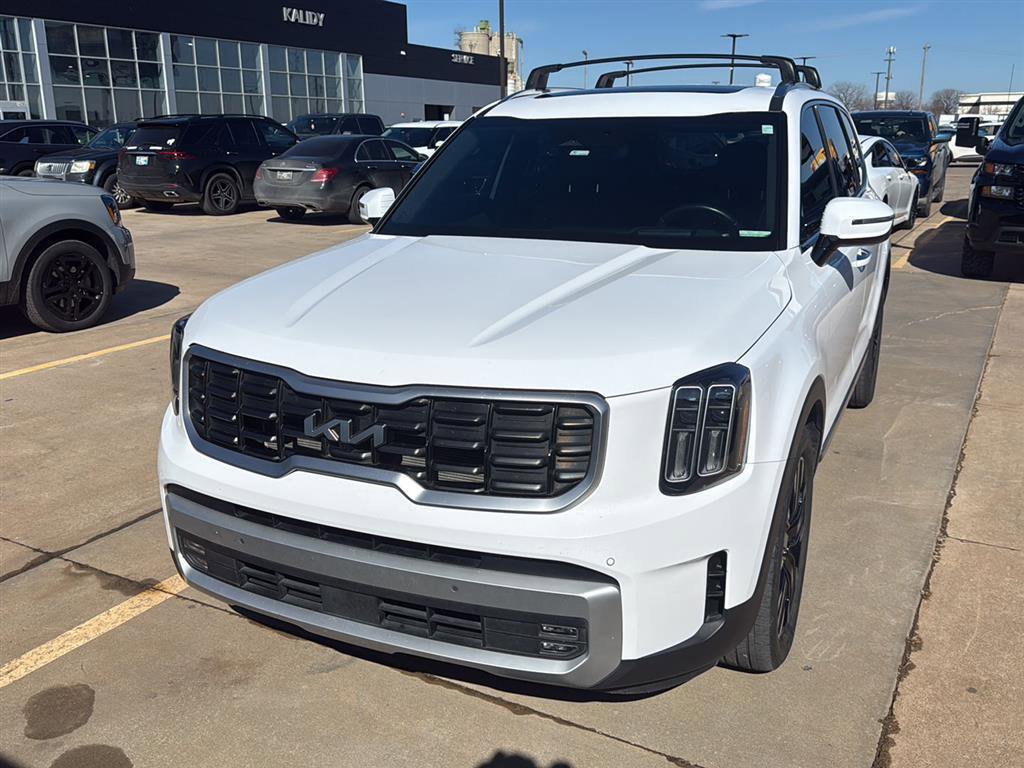 Used 2024 Kia Telluride SX Prestige AWD/4WD image 2