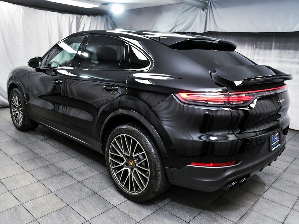 Used 2022 Porsche Cayenne Platinum Edition AWD/4WD image 4