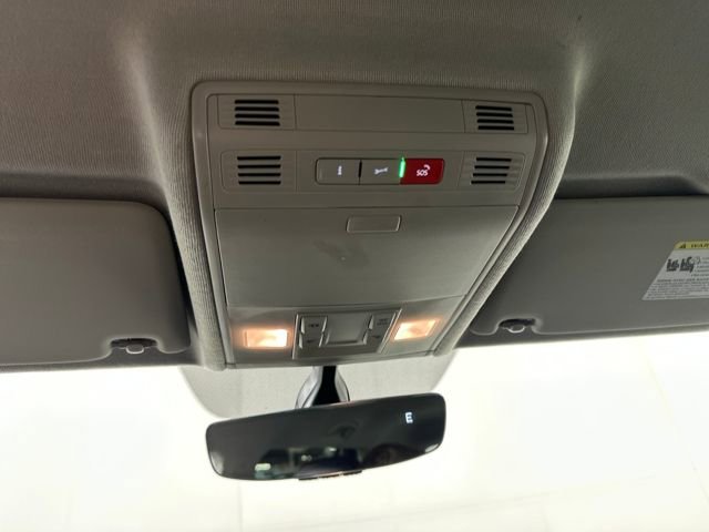 Used 2021 Volkswagen Tiguan SE image 24