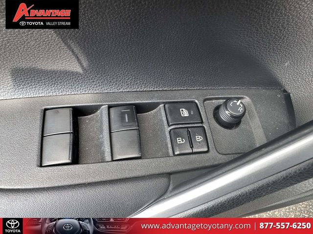 Used 2023 Toyota Corolla Cross LE w/ Moonroof Package AWD/4WD image 20