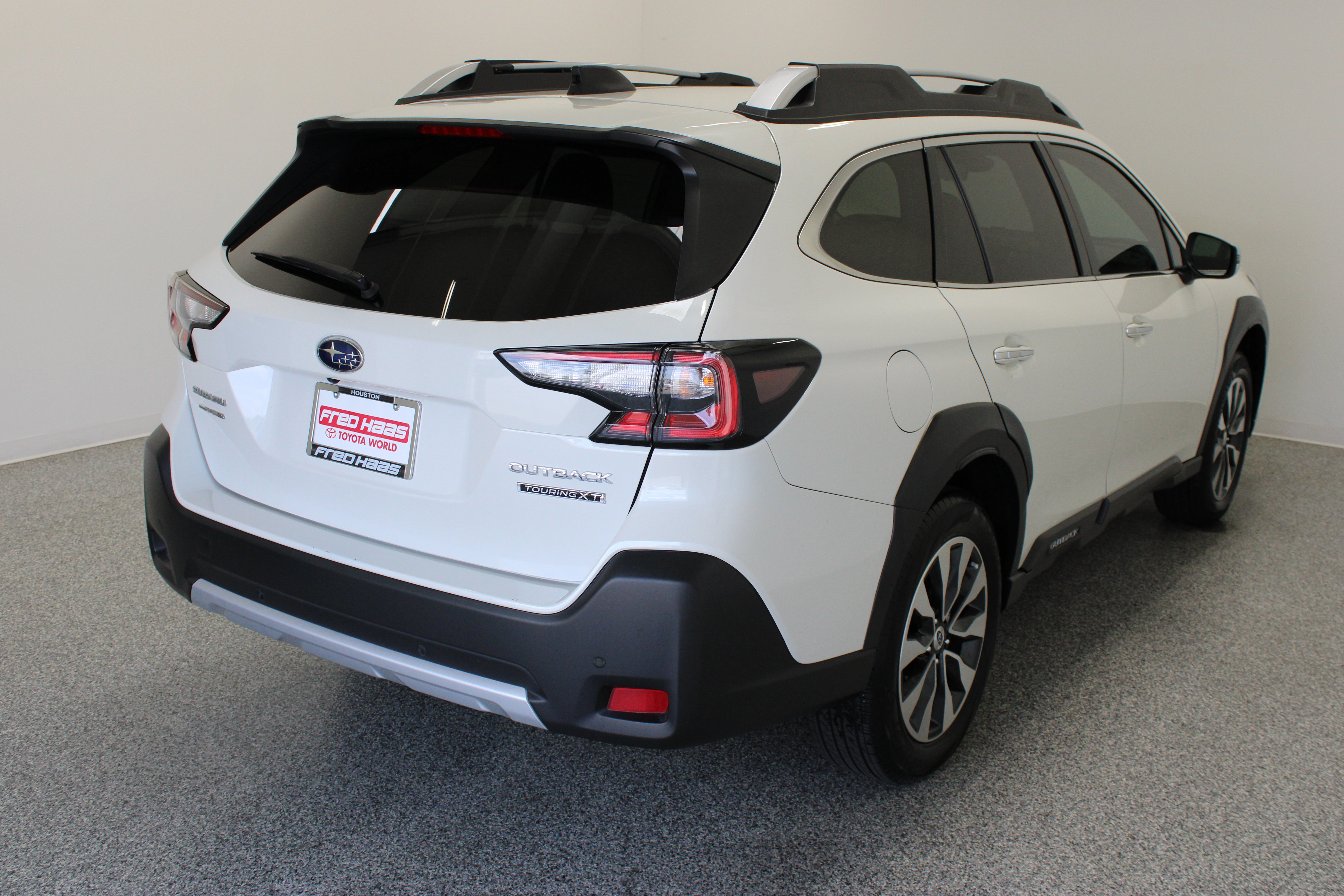 Used 2023 Subaru Outback Touring XT AWD/4WD image 7