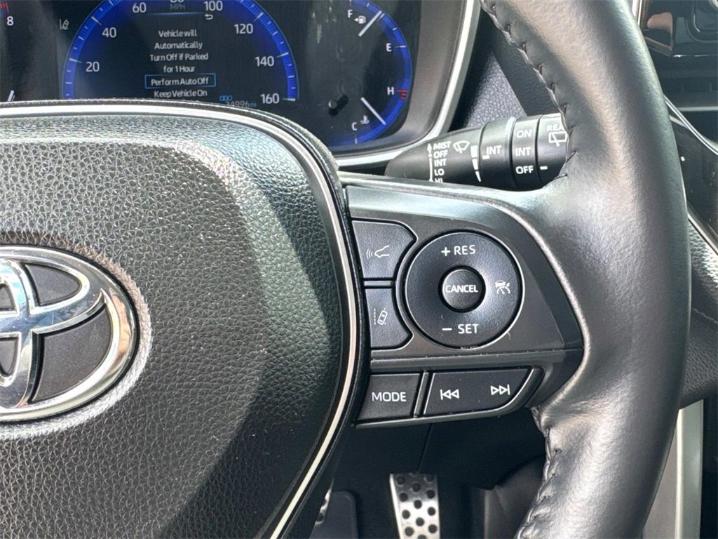 Used 2022 Toyota Corolla Cross XLE image 17