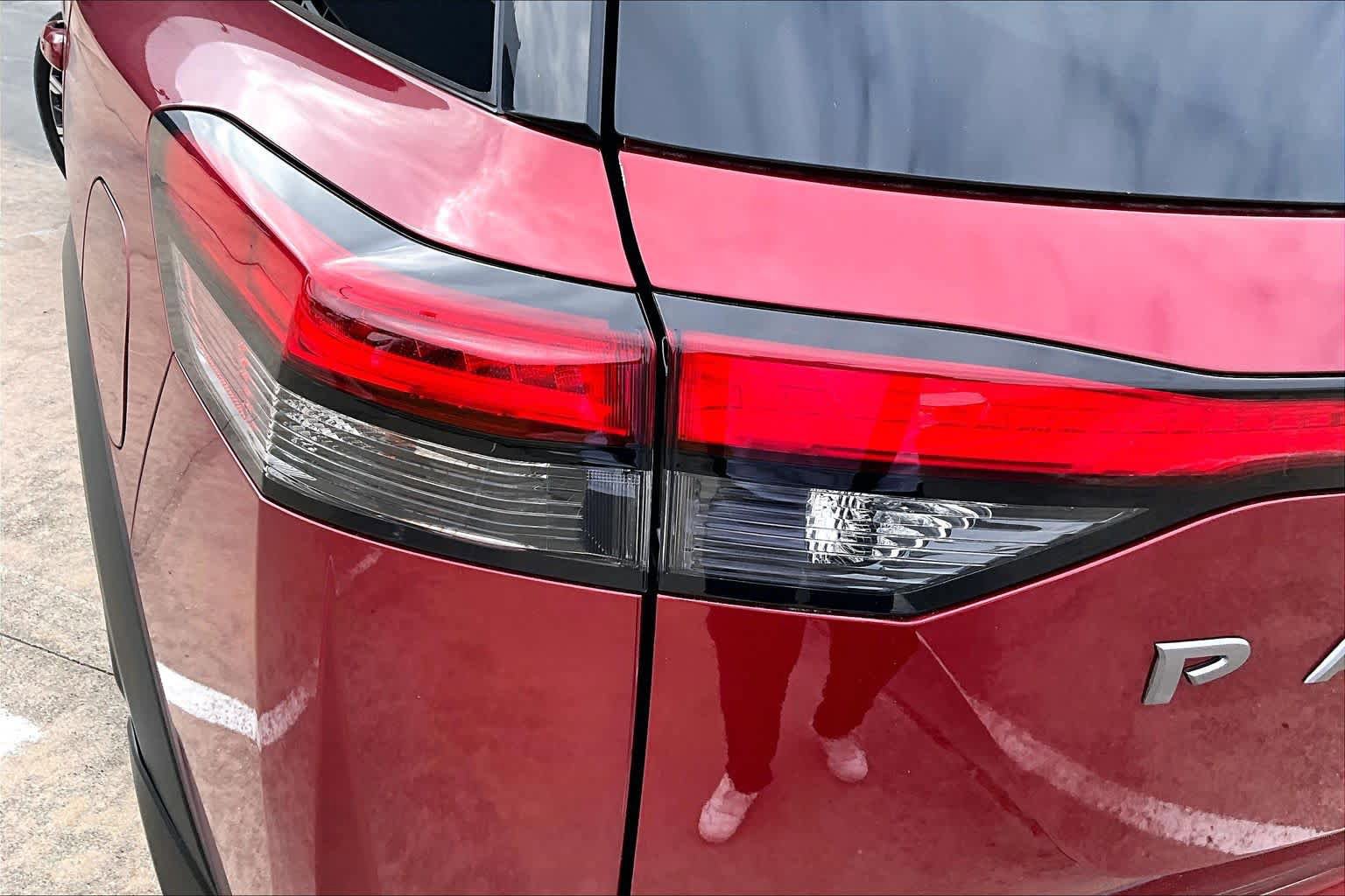 New 2026 Nissan Pathfinder Platinum FWD image 12