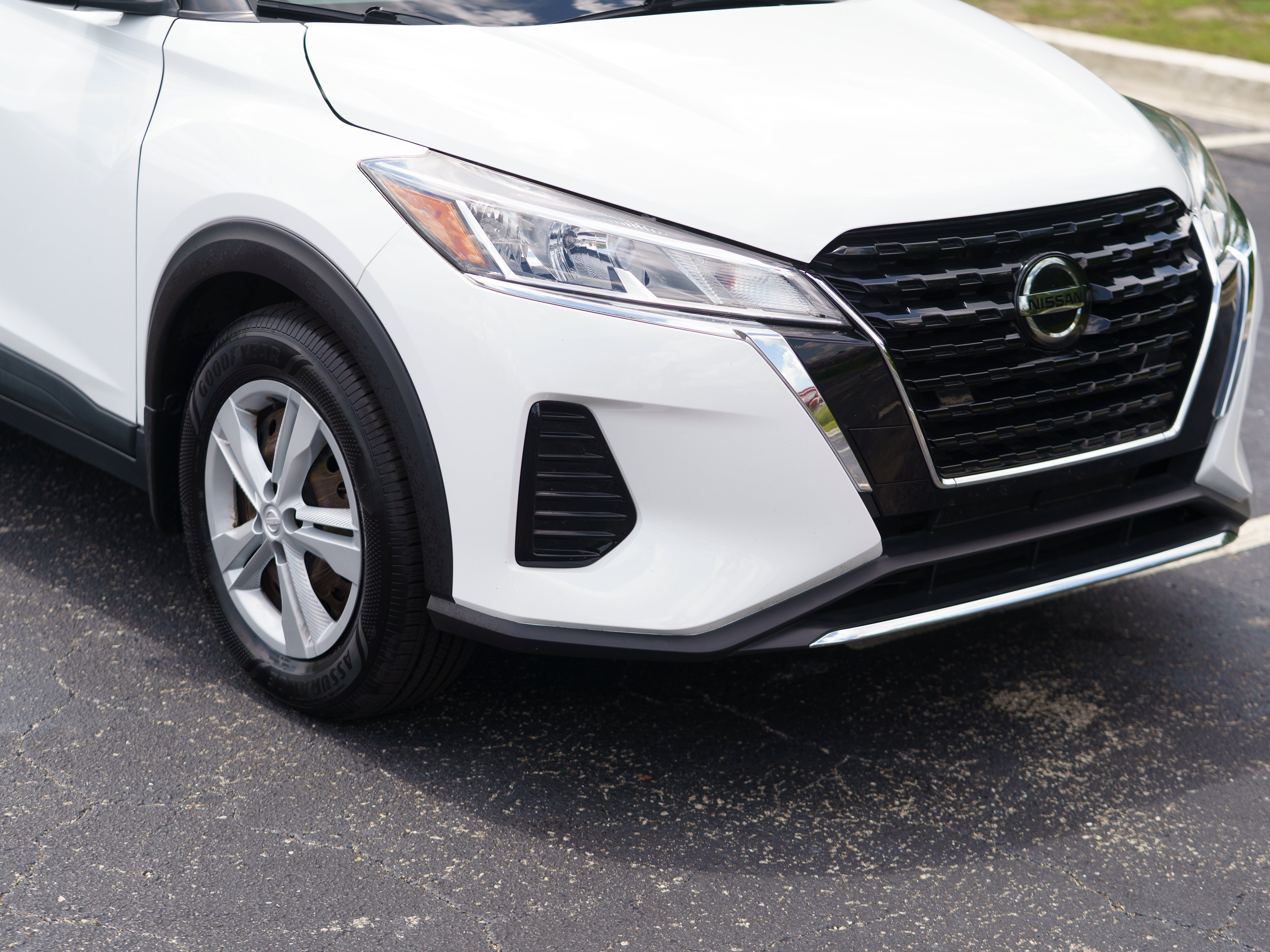 Used 2021 Nissan Kicks S FWD image 38