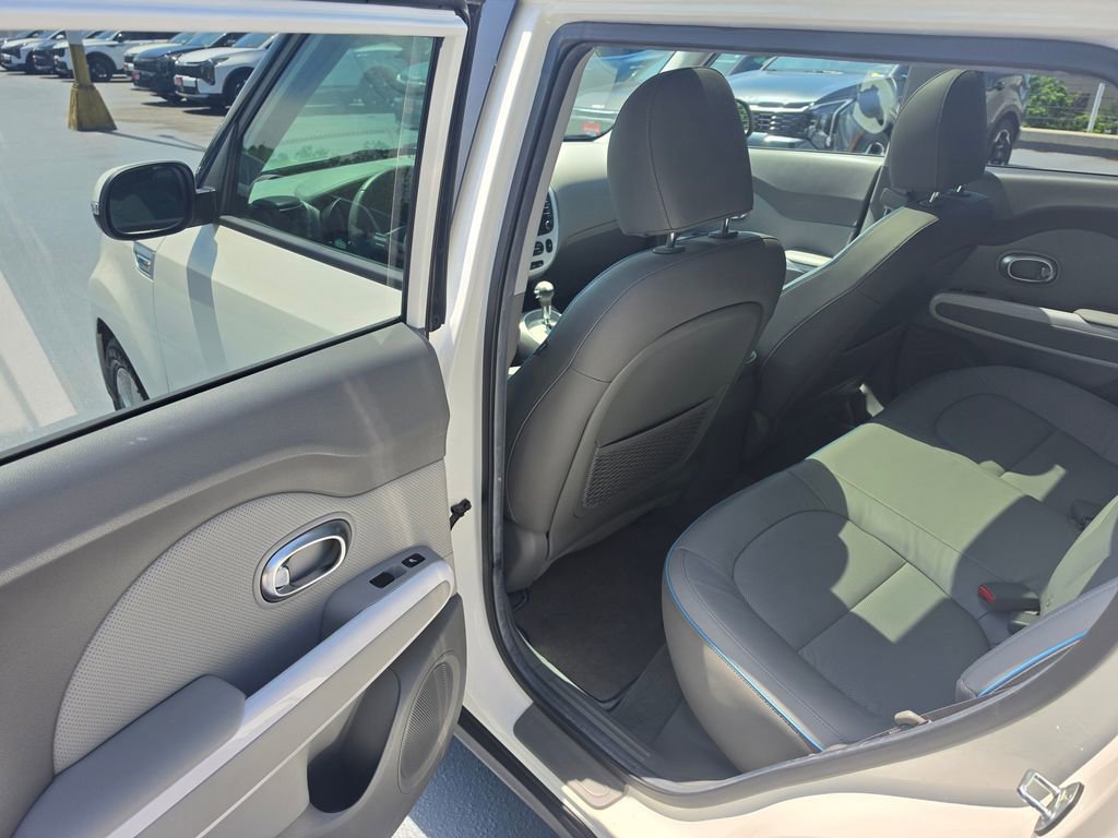 Used 2018 Kia Soul EV + w/ Sun & Fun Package FWD image 16