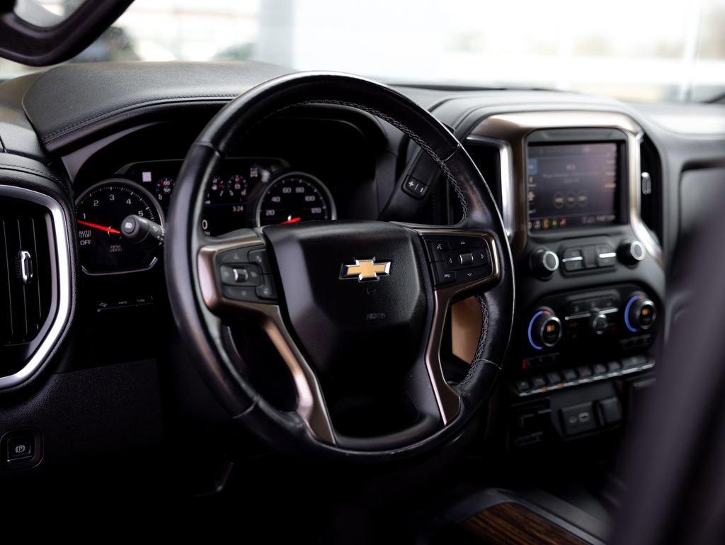 Used 2020 Chevrolet Silverado 1500 High Country w/ Technology Package AWD/4WD image 14