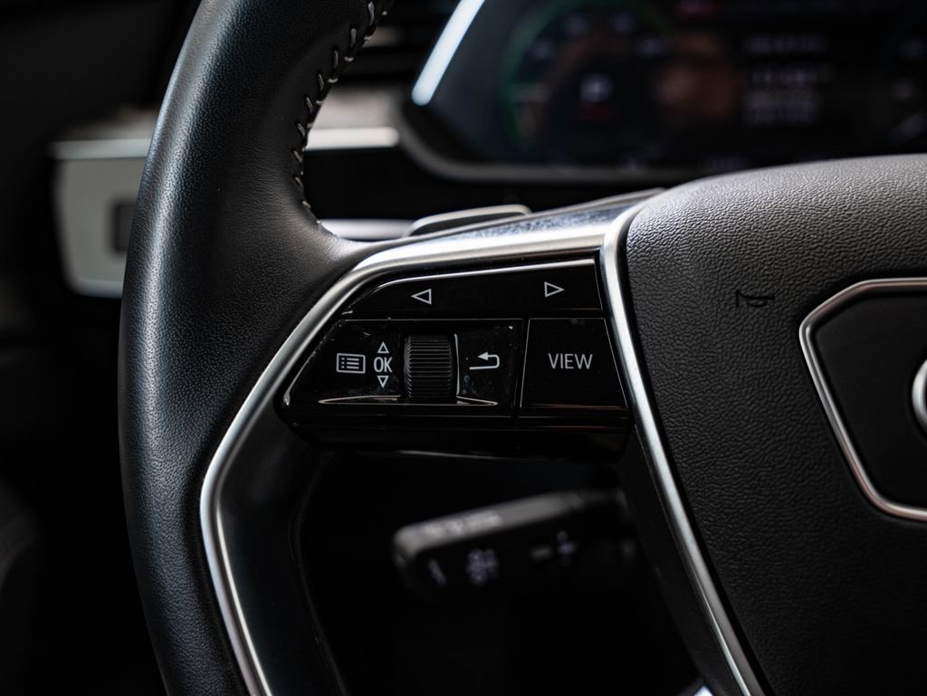 Used 2021 Audi e-tron Premium w/ Convenience Plus Package AWD/4WD image 28