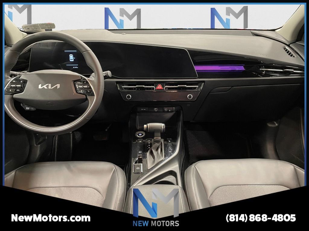Used 2023 Kia Niro EX image 10