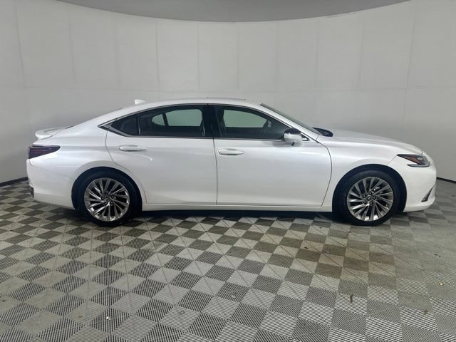 Used 2023 Lexus ES 300h Ultra Luxury FWD image 11