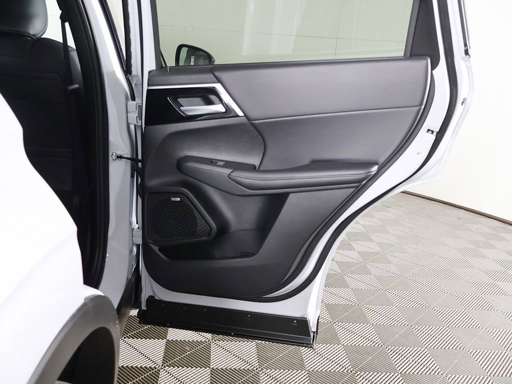 New 2026 Mitsubishi Outlander LE AWD/4WD image 24
