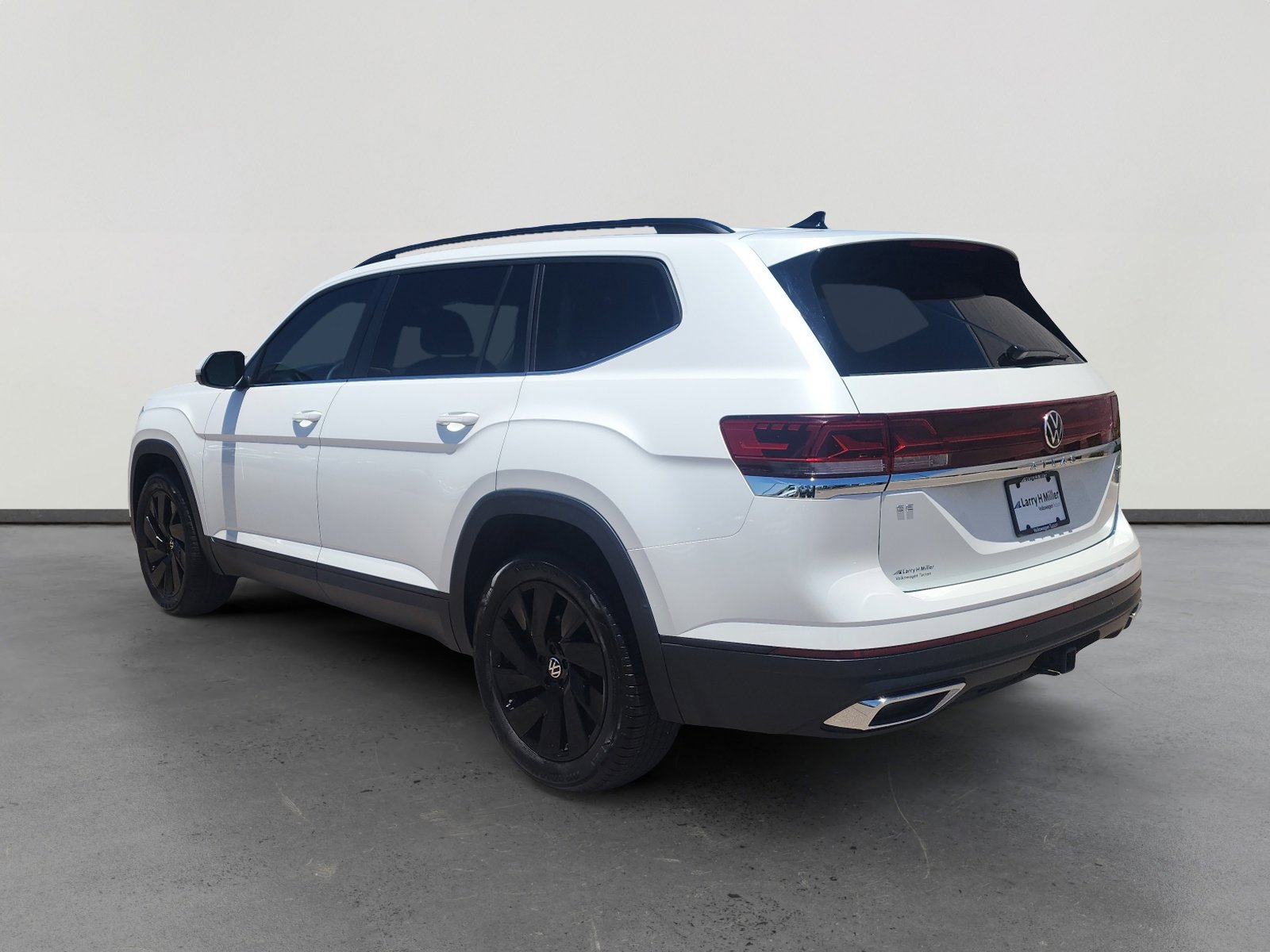 Certified 2026 Volkswagen Atlas SE w/ Panoramic Sunroof Package AWD/4WD image 3