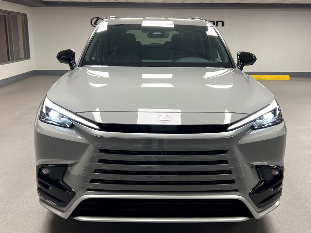 New 2026 Lexus TX 500h AWD image 2