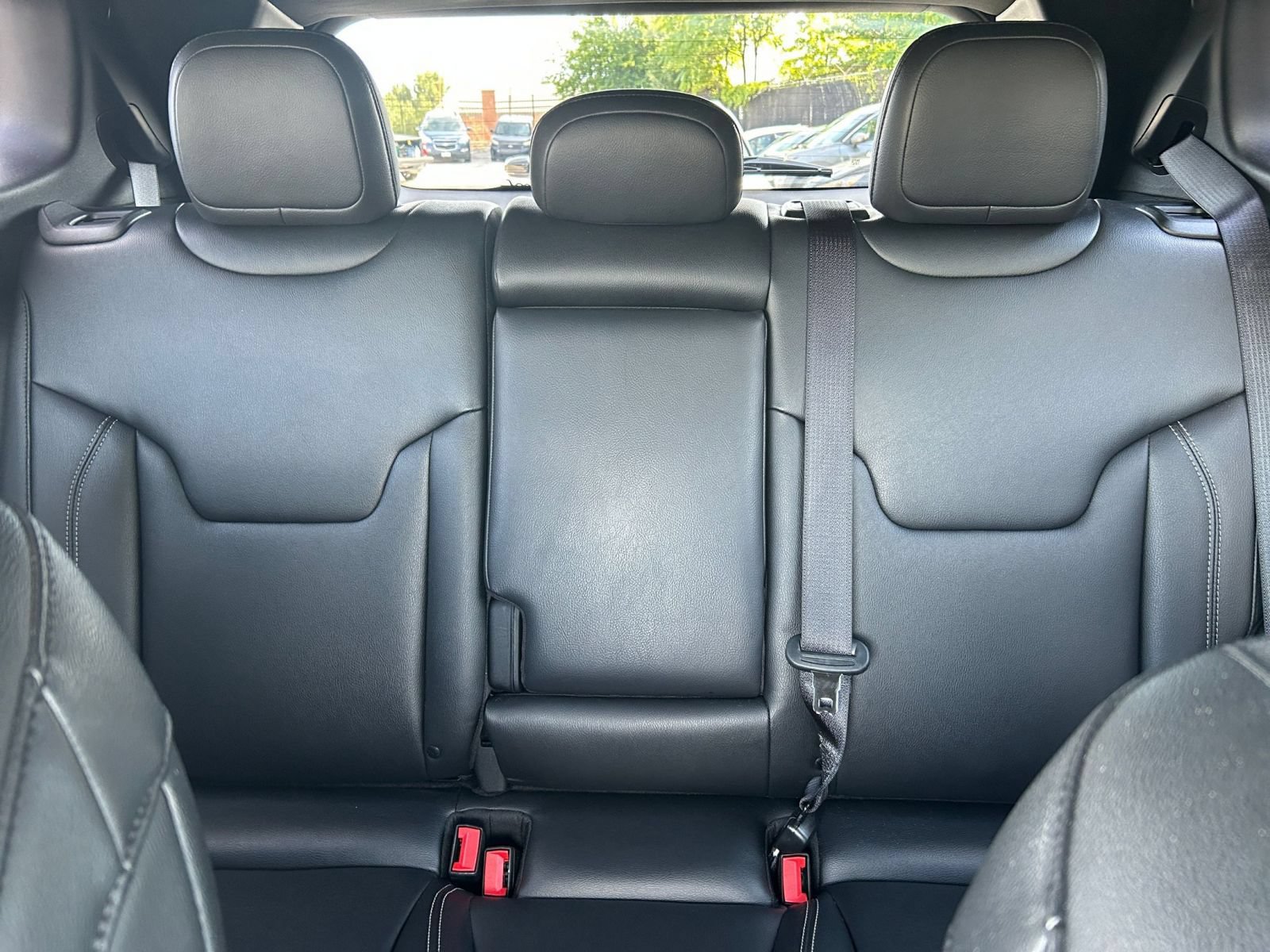 Used 2025 Jeep Compass Limited AWD/4WD image 32
