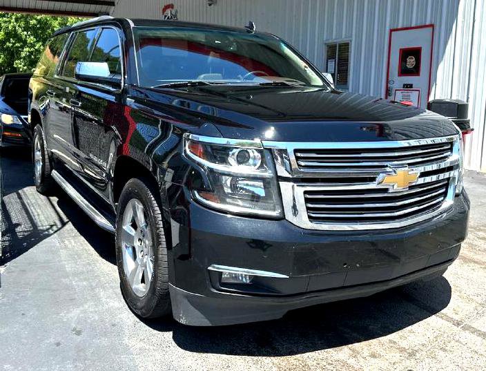 Used 2017 Chevrolet Suburban Premier image 2