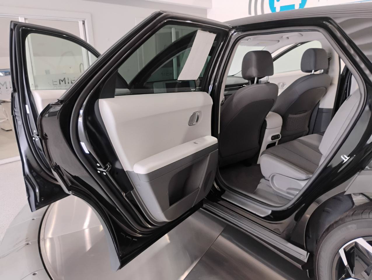 Used 2024 Hyundai Ioniq 5 SEL RWD image 42
