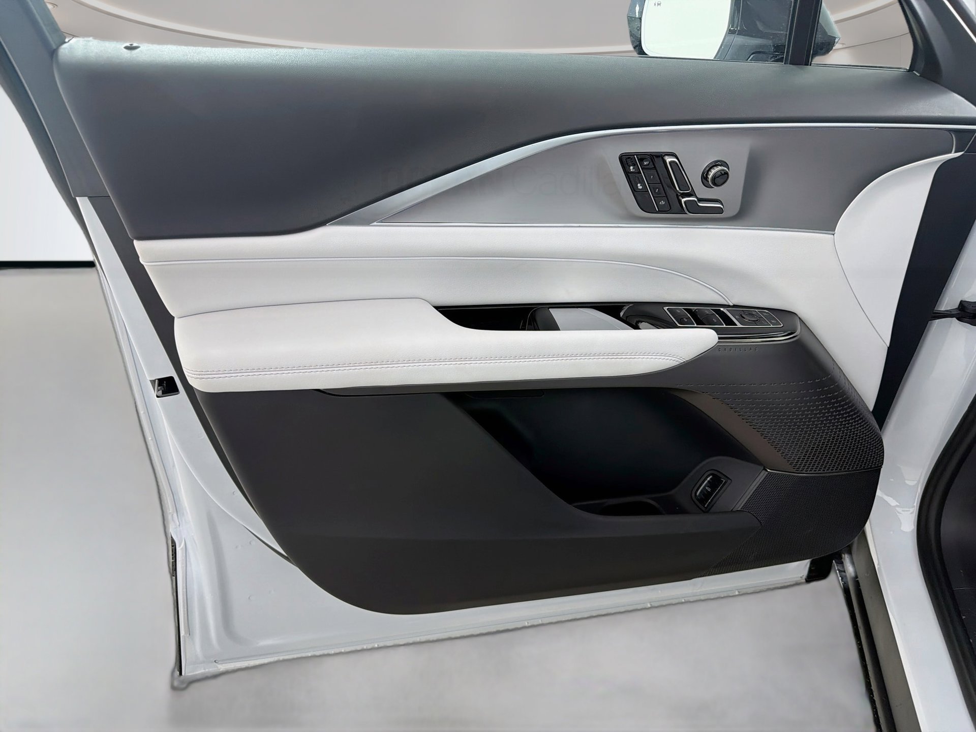 New 2027 Cadillac Lyriq Sport RWD image 21