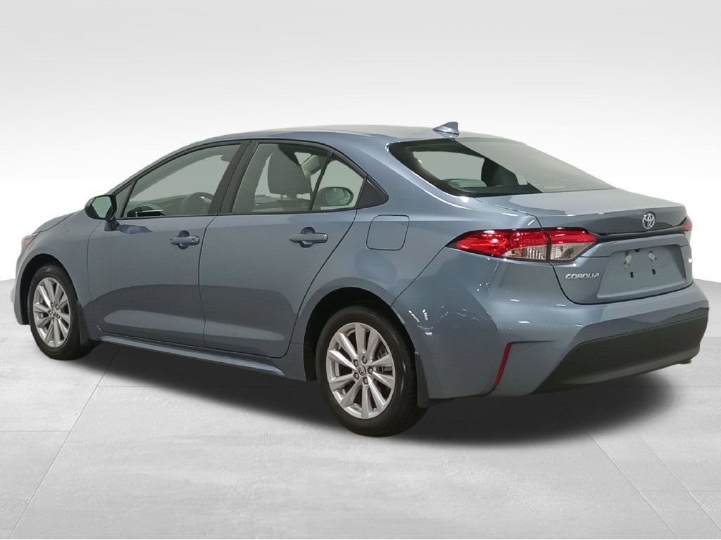 Used 2023 Toyota Corolla LE w/ LE Convenience Package FWD image 8