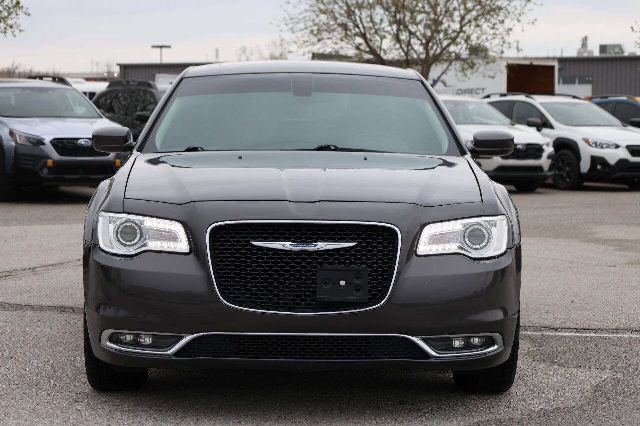 Used 2017 Chrysler 300 Limited w/ Value Package image 2