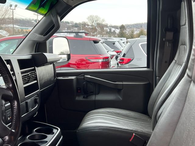 Used 2022 Chevrolet Express 3500 Work Van w/ Driver Convenience Package image 27