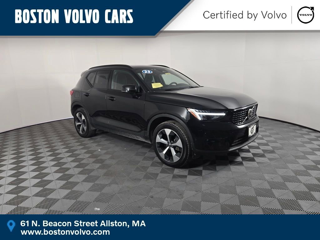 Certified 2023 Volvo XC40 B5 Ultimate w/ Climate Package image 2