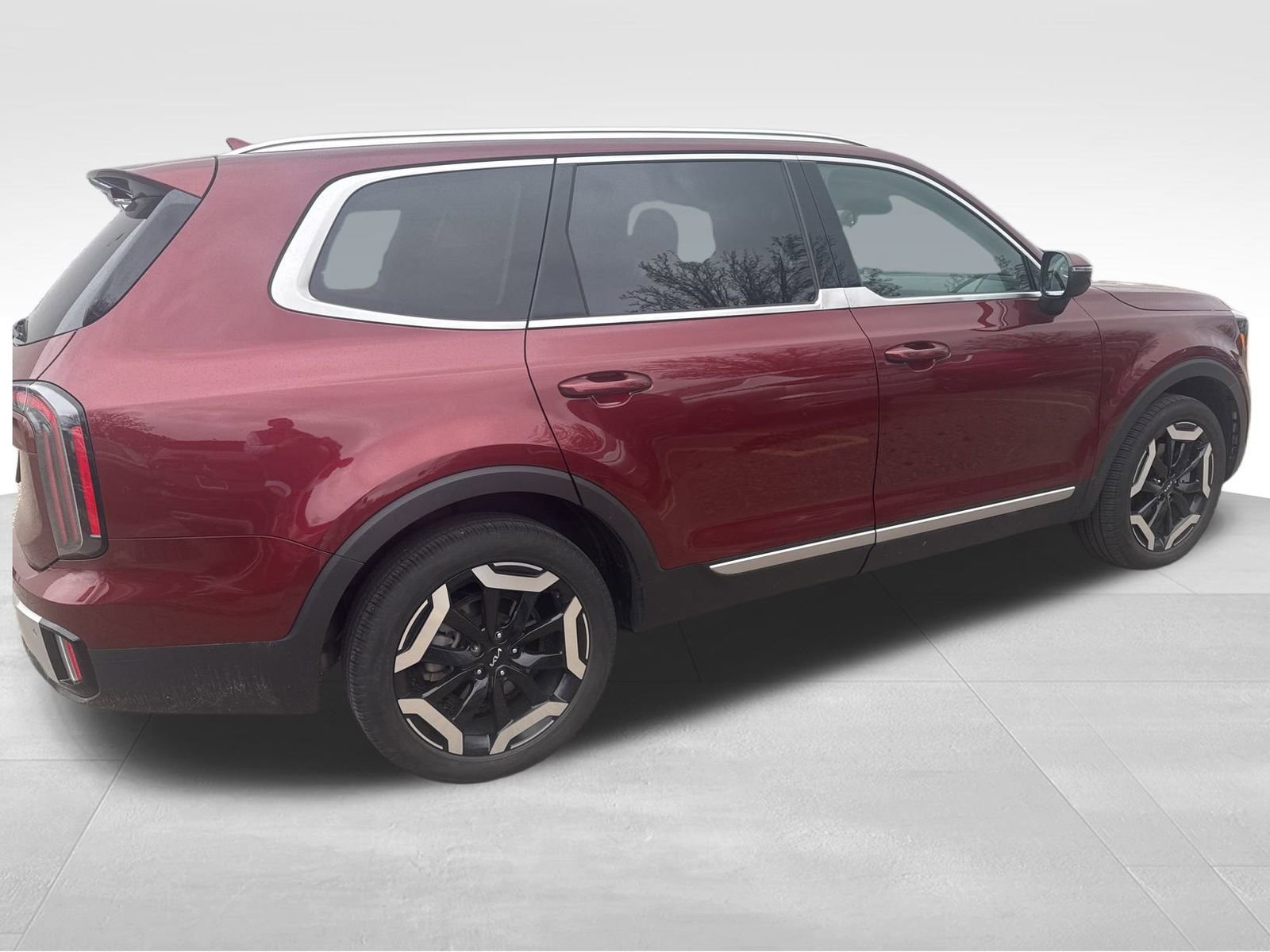 Used 2023 Kia Telluride EX w/ EX Captain's Chair Package image 9