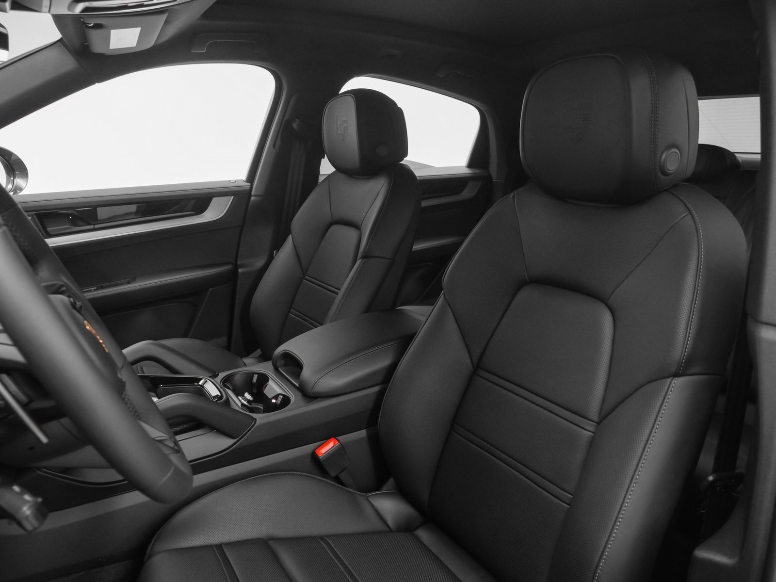 Certified 2025 Porsche Cayenne Coupe image 40