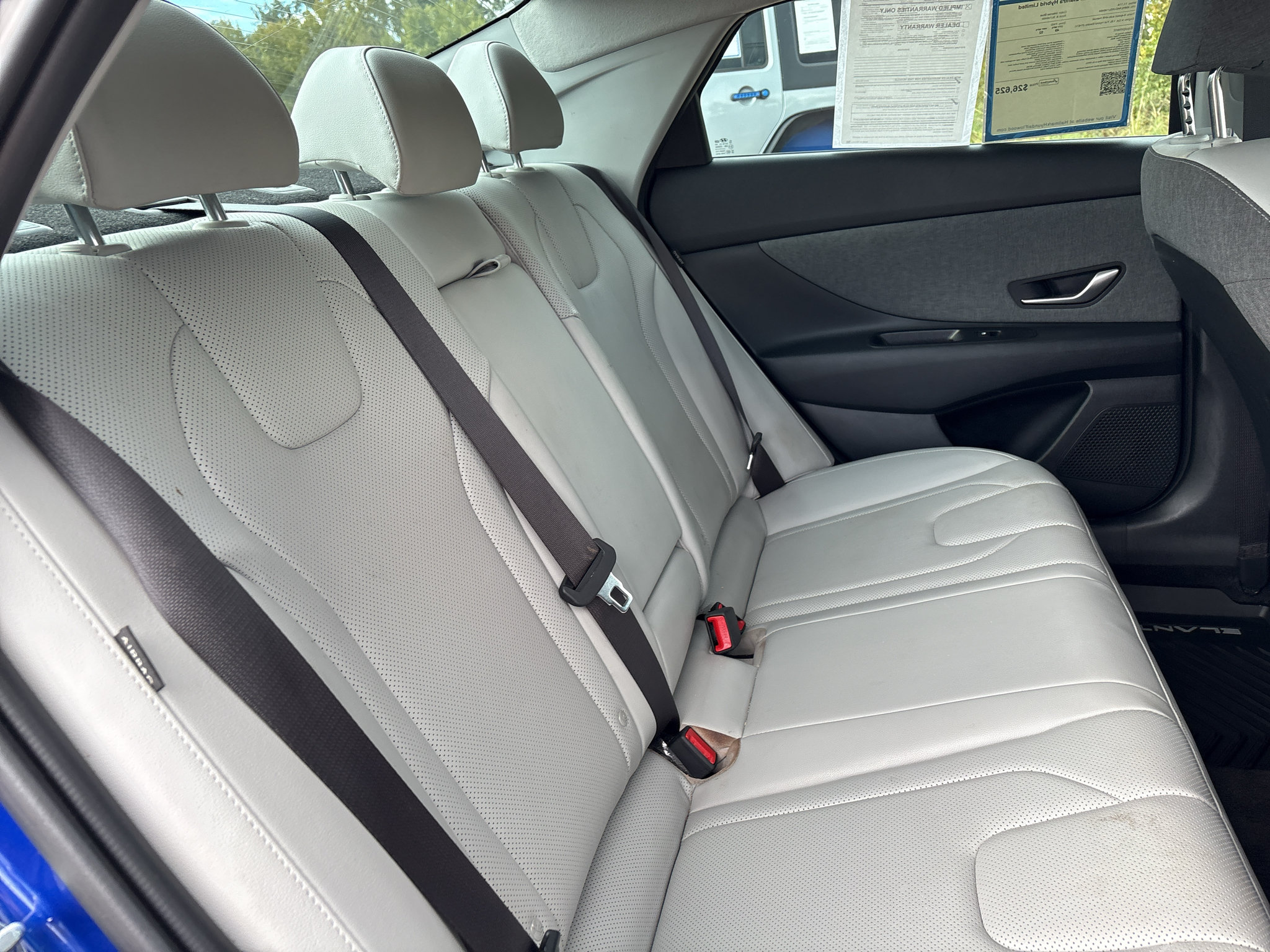 Used 2025 Hyundai Elantra Limited FWD image 12