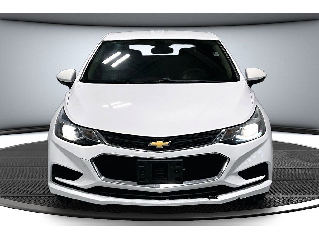 Used 2018 Chevrolet Cruze LT FWD image 4