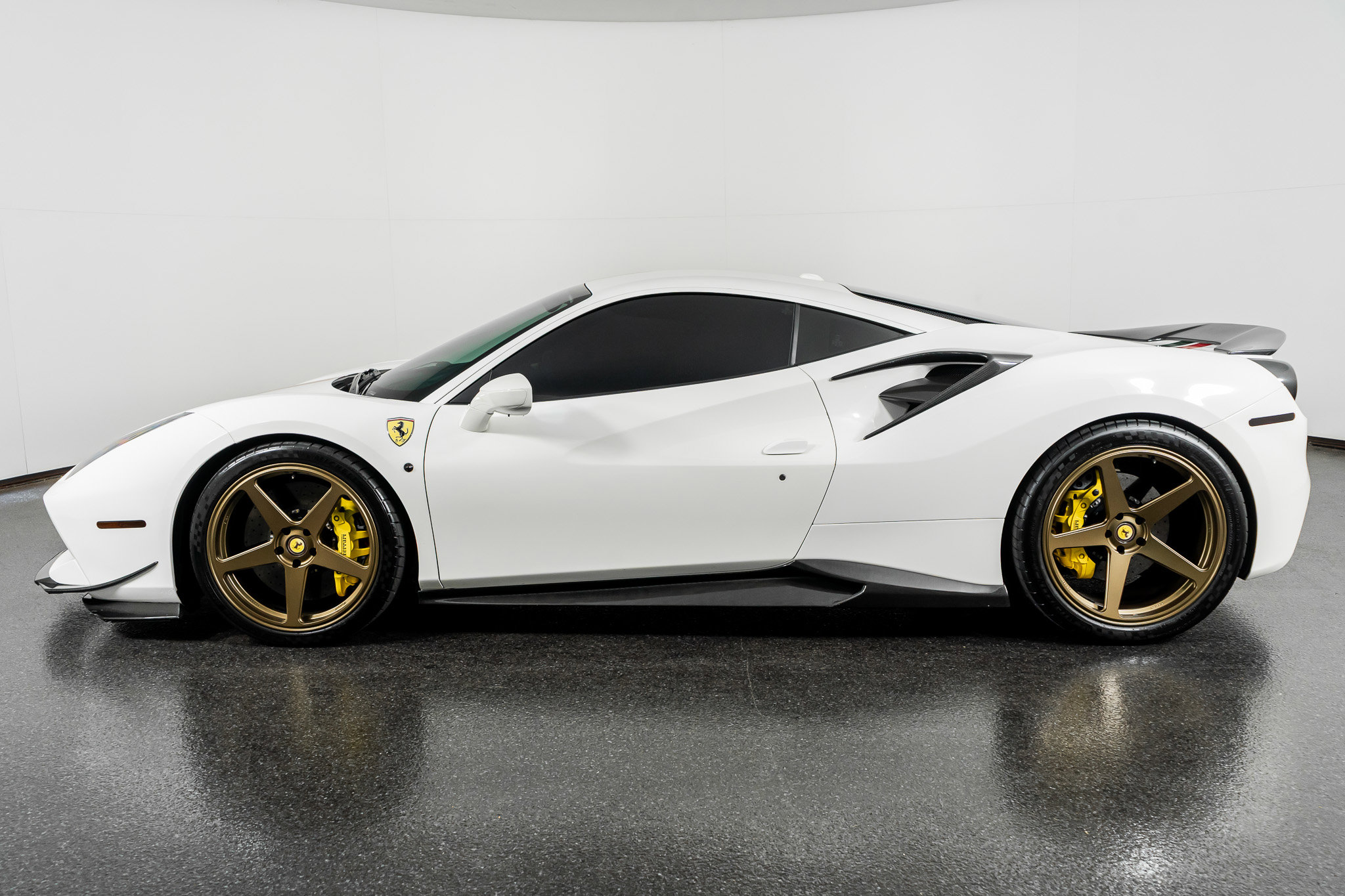 Used 2016 Ferrari 488 GTB image 17