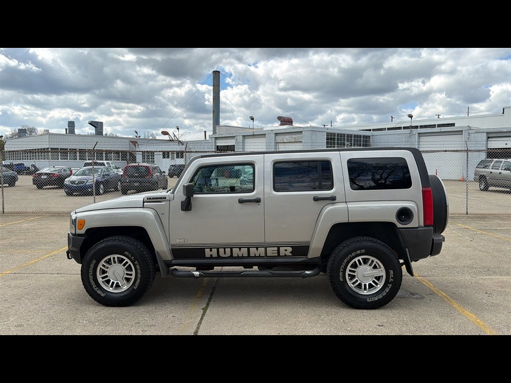 Used 2007 HUMMER H3 AWD/4WD image 3