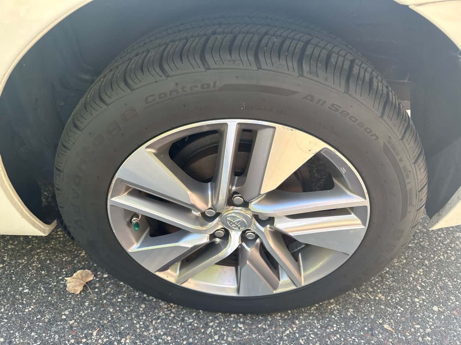 Used 2014 Toyota Corolla LE FWD image 6