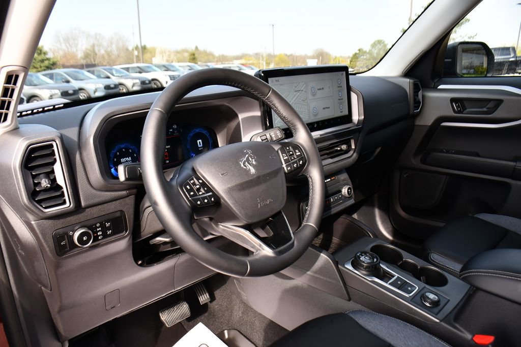Used 2025 Ford Bronco Sport Outer Banks w/ Outer Banks Tech Package+ AWD/4WD image 11