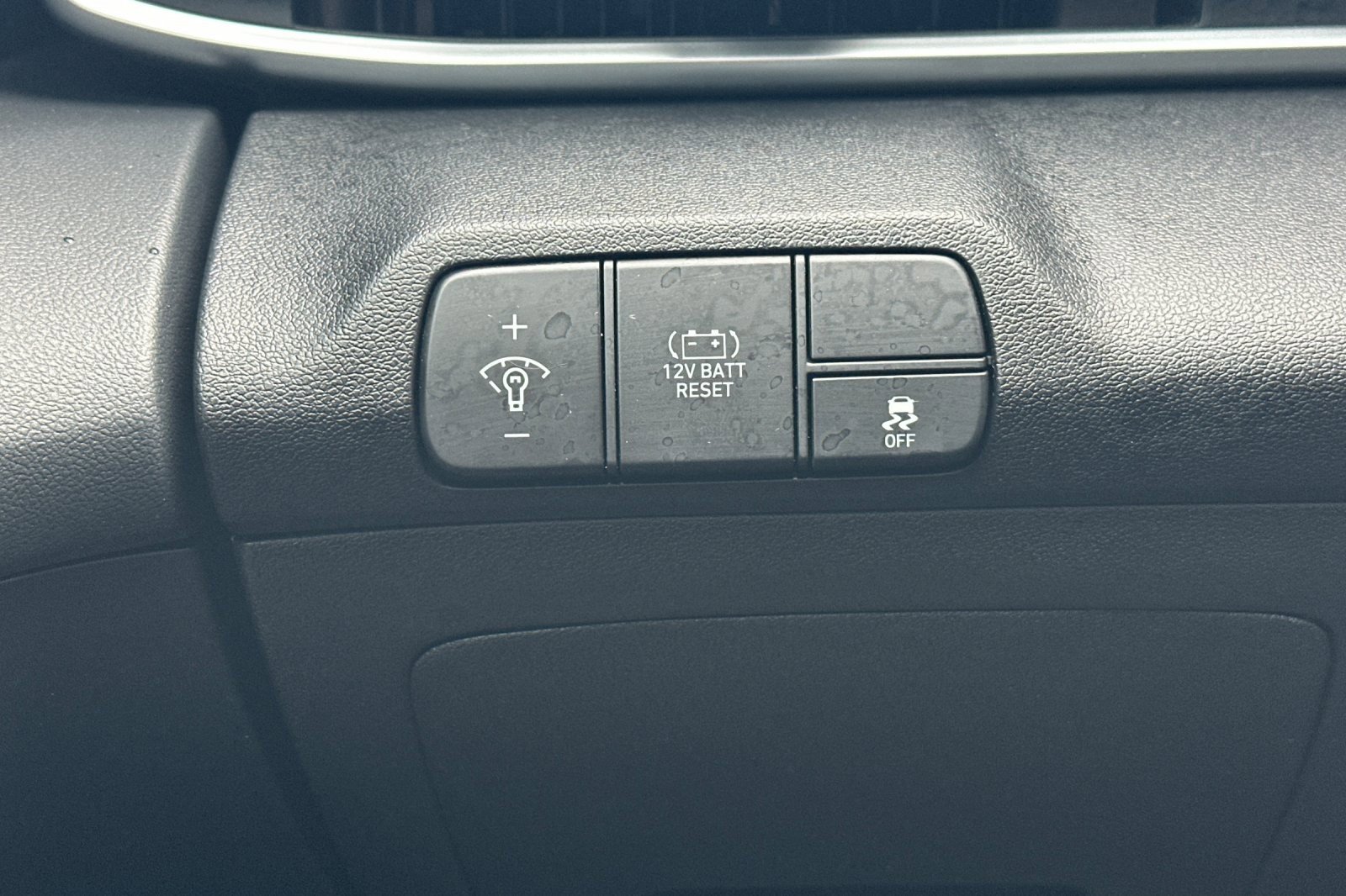 Used 2025 Hyundai Elantra Blue image 28