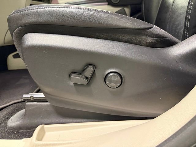 Used 2022 Chrysler Pacifica Touring-L FWD image 15