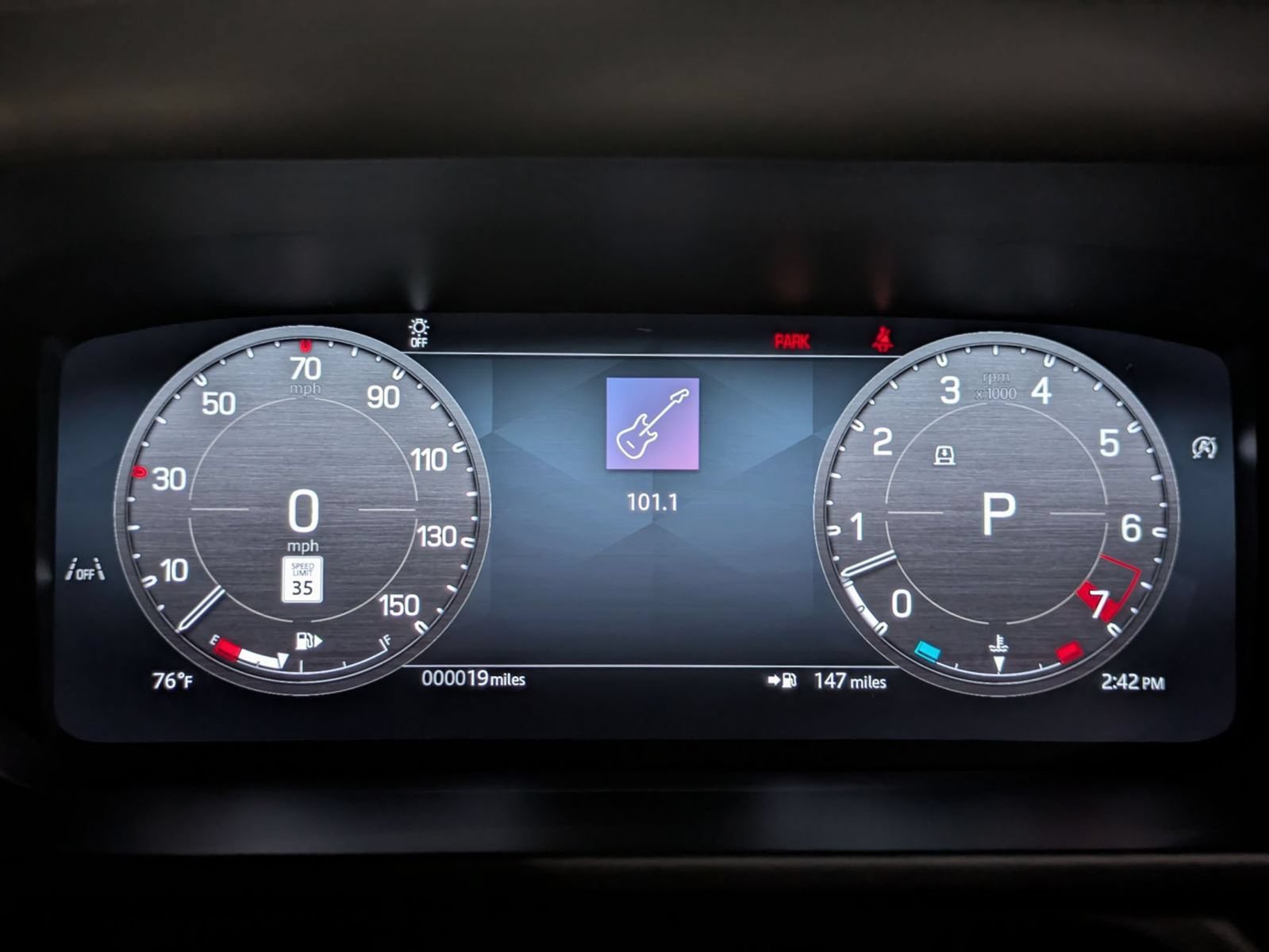 New 2026 Land Rover Defender 110 X-Dynamic SE AWD/4WD image 34