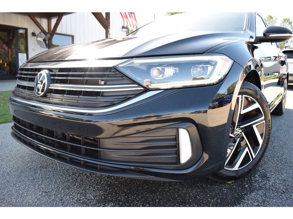 Used 2023 Volkswagen Jetta SEL image 9