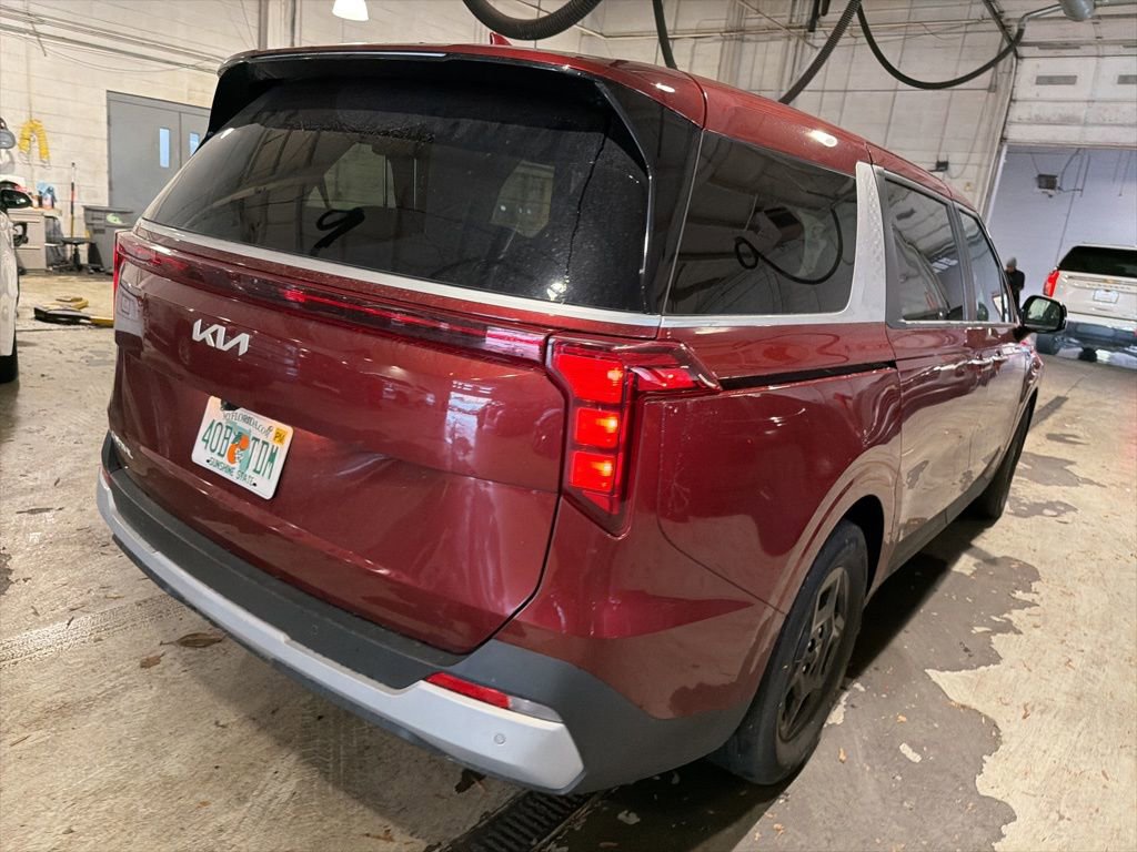 Used 2025 Kia Carnival image 5