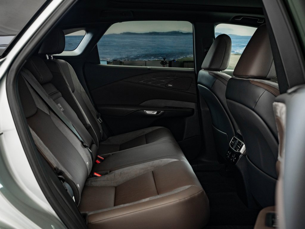 Certified 2024 Lexus RX 350 w/ Convenience Package image 46