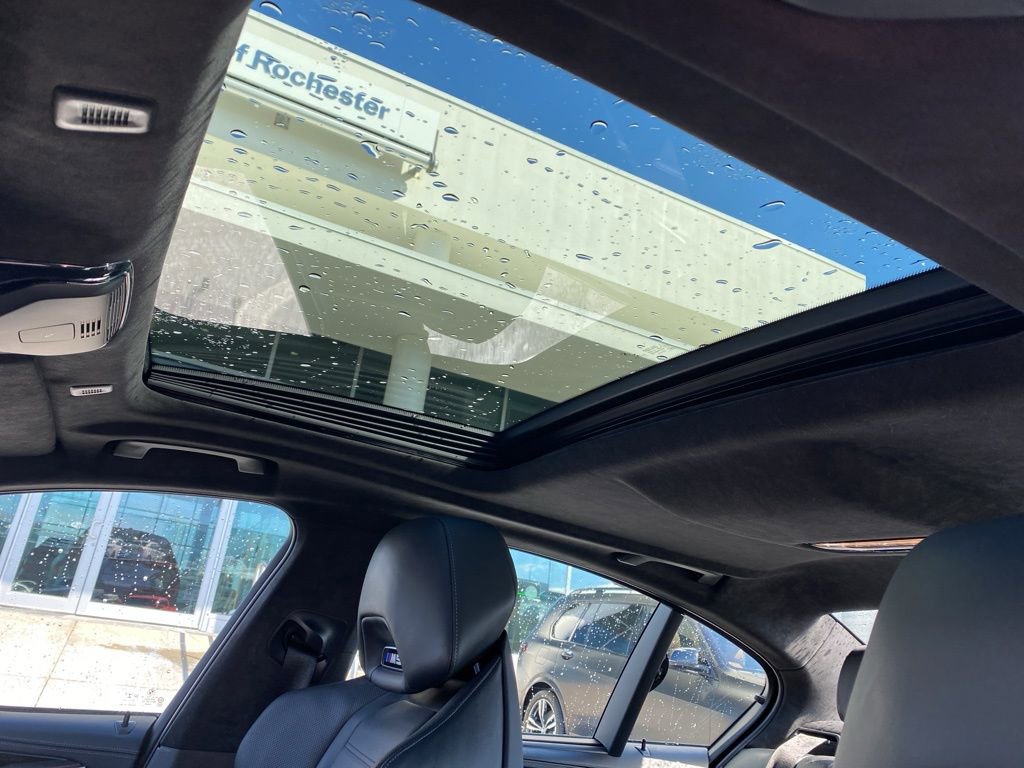 Used 2021 BMW M5 w/ Executive Package image 9