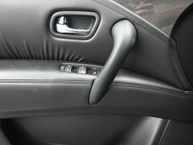 Used 2022 Nissan Armada SV image 25