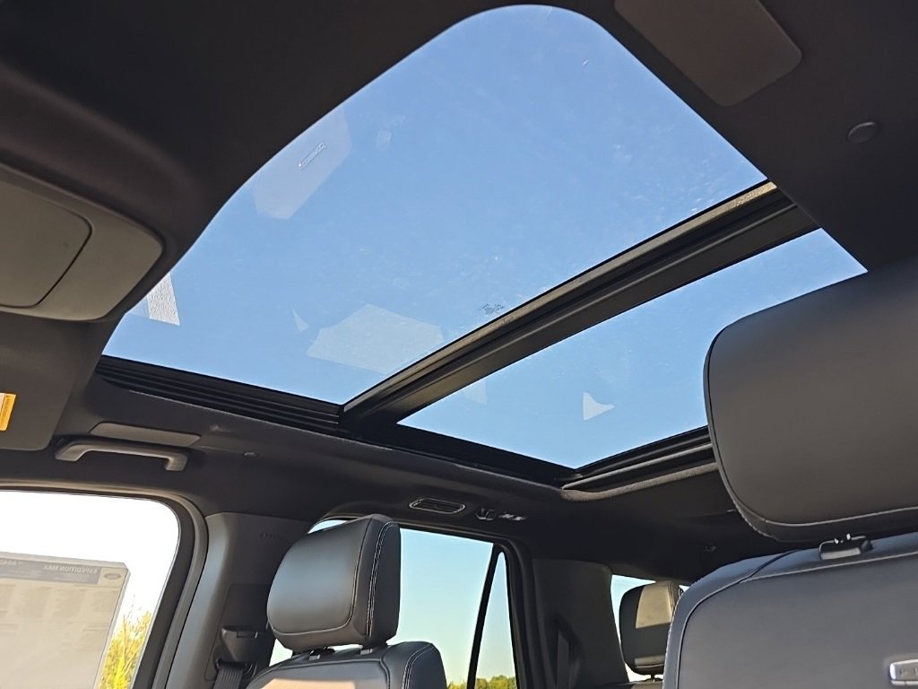New 2025 Ford Expedition Max Platinum image 23