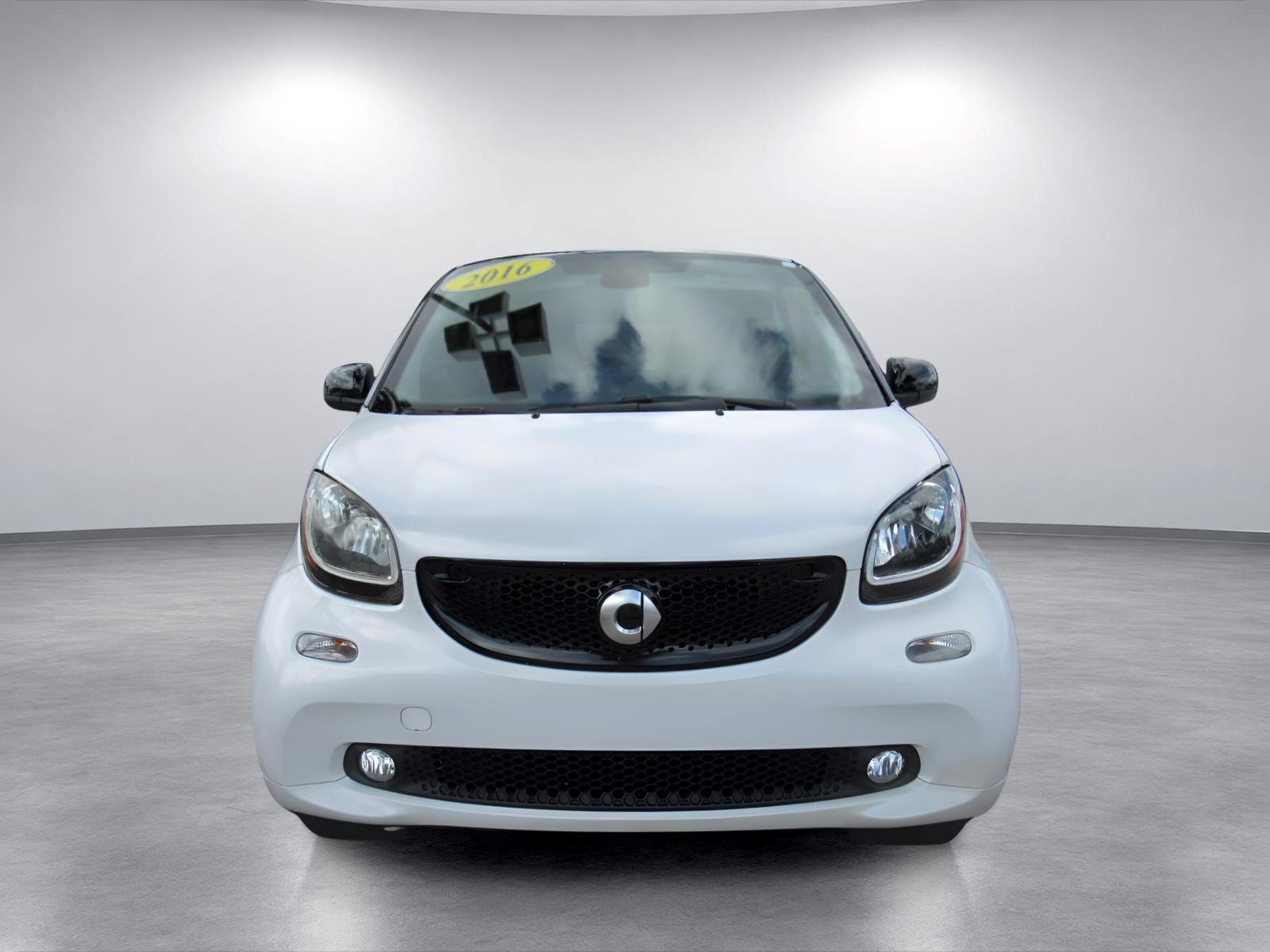 Used 2016 smart fortwo Prime RWD image 3
