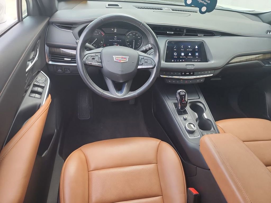 Certified 2022 Cadillac XT4 Premium Luxury w/ Enhanced Visibility Package image 10