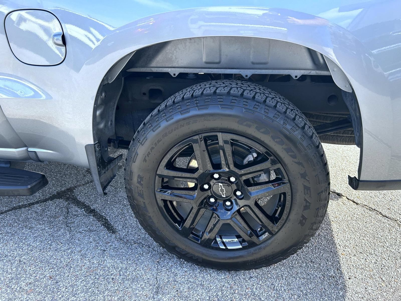 Certified 2024 Chevrolet Silverado 1500 Custom w/ Dark Appearance Package AWD/4WD image 23