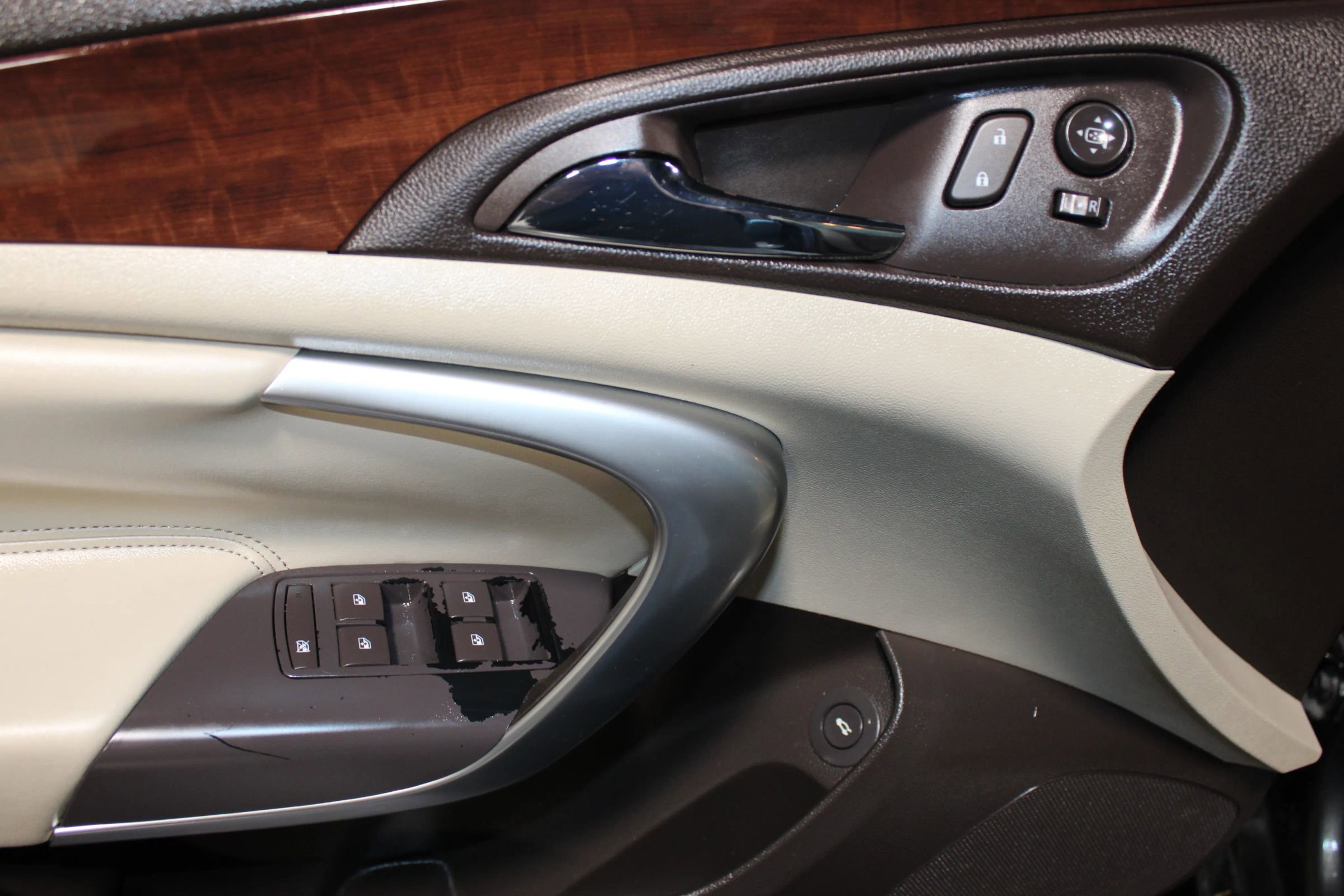 Used 2014 Buick Regal FWD image 9