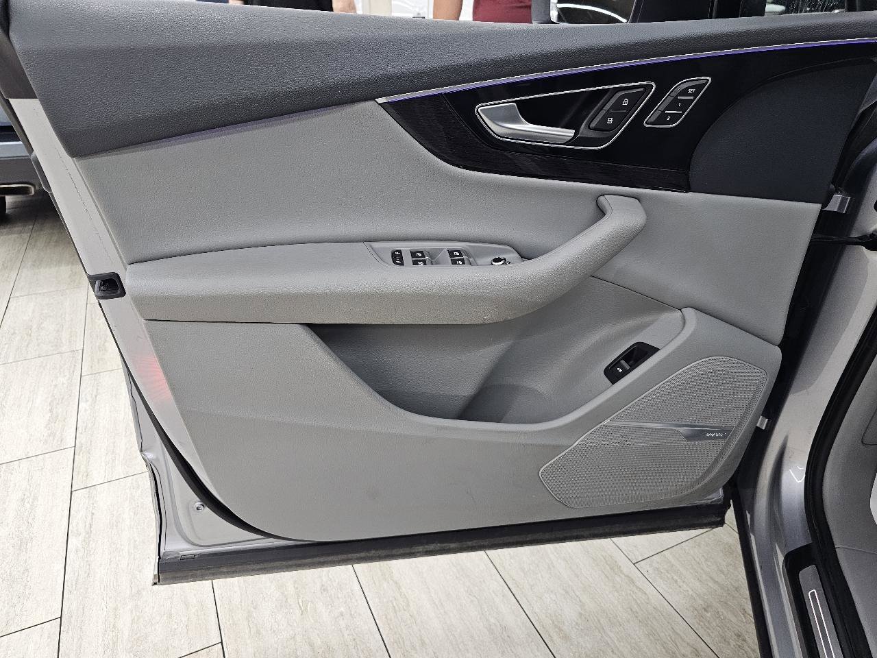 Used 2017 Audi Q7 3.0T Prestige image 43