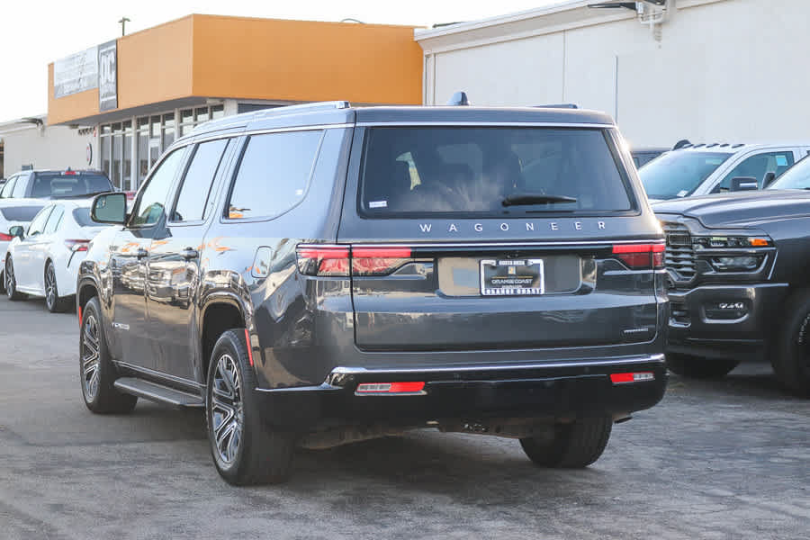 Used 2024 Jeep Wagoneer L Series II RWD image 6